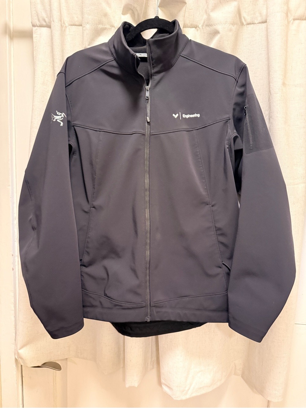 Arc'teryx Epsilon
LT jacket, Black Softshell Jacket